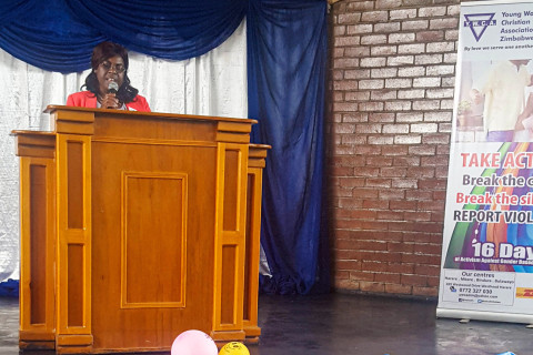 Prof I Muzvidziwa
