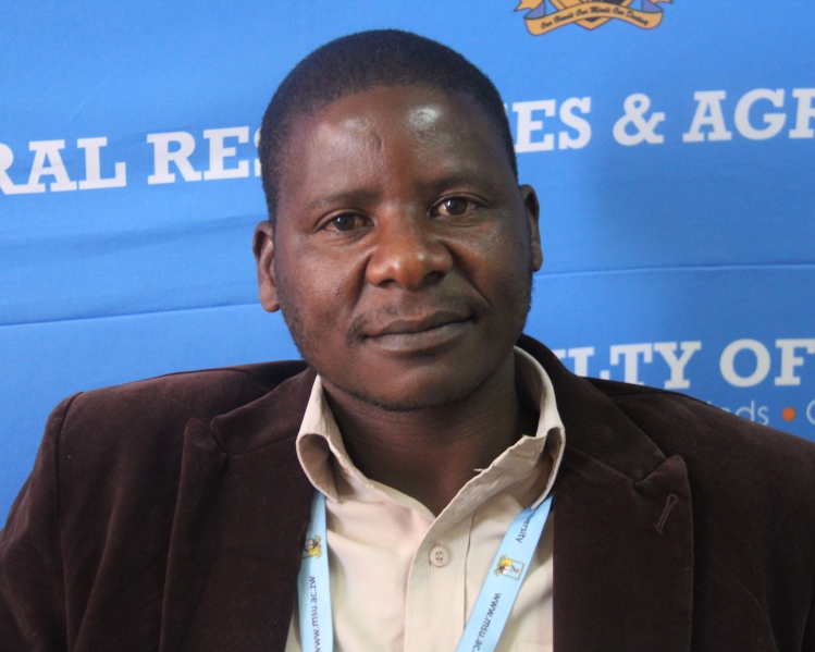 Dr Raymond Mugandani