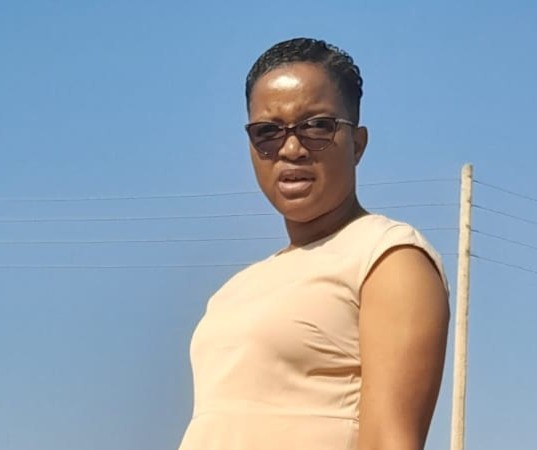 Mrs Eresi Muzvondiwa