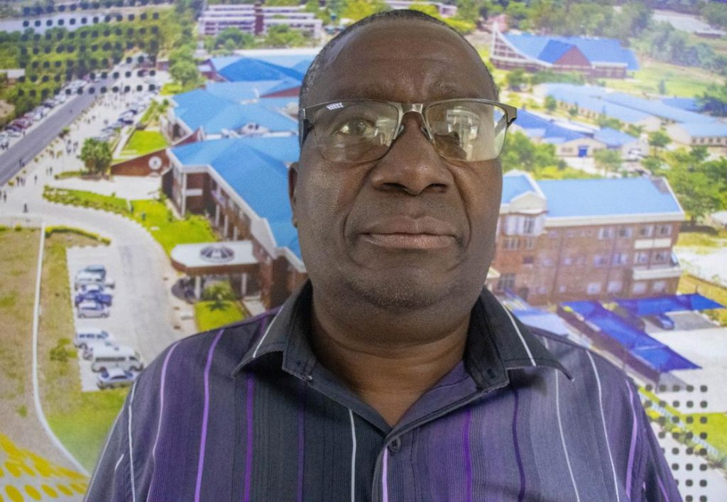 Dr Maposa Leonard