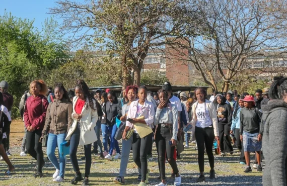 Students-1.pmg